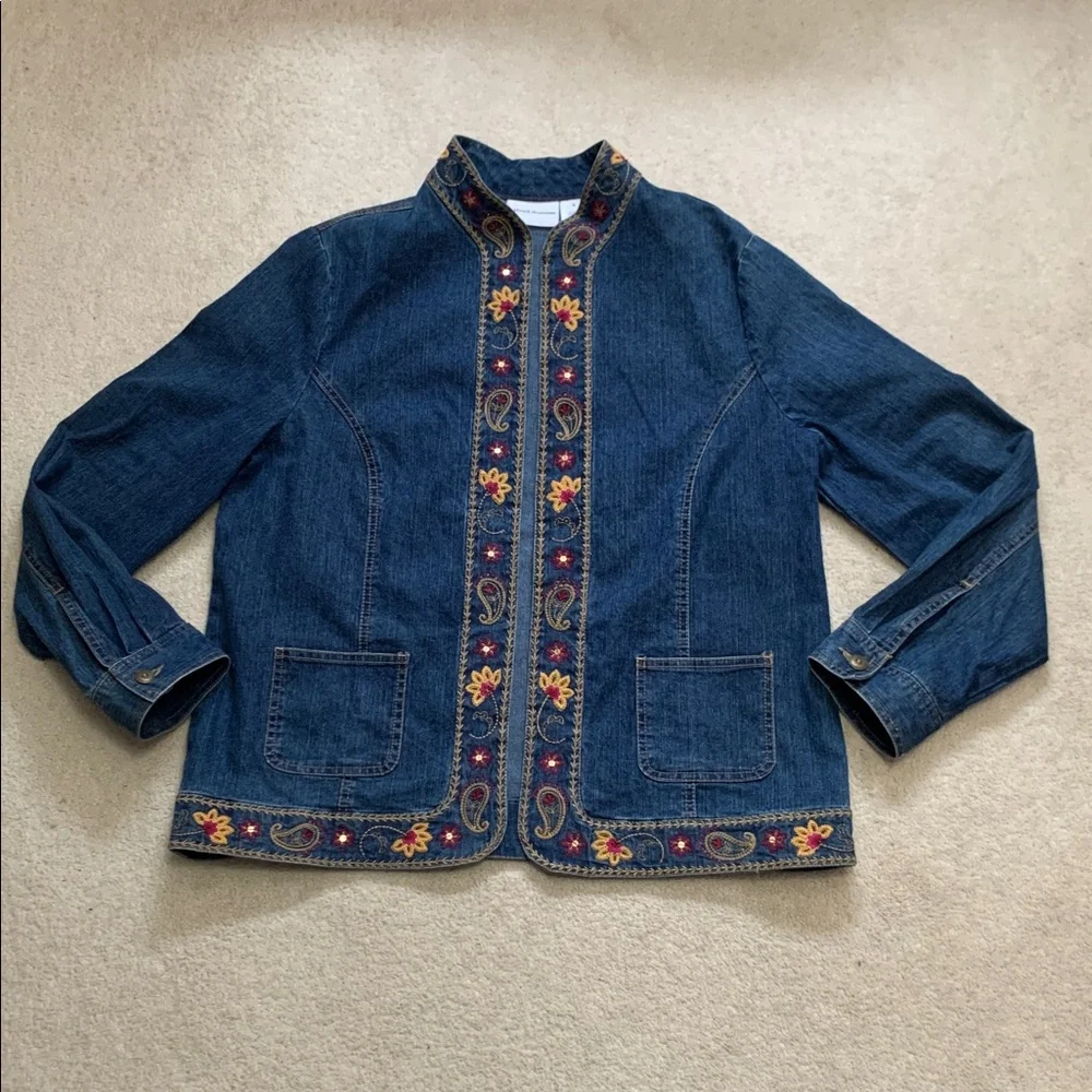 Alfred Dunner Vintage Denim Floral/Paisley Embroidery Denim Size 12